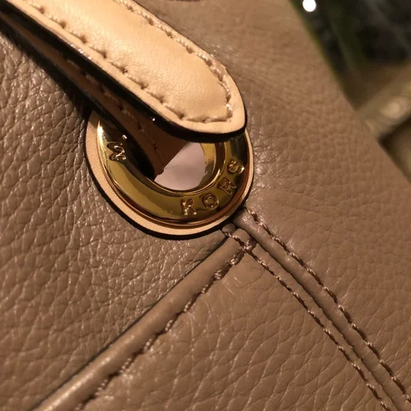 🔥SALE! Michael Kors Jet Set Leather Tote Bag🔥 - Picture 8 of 8